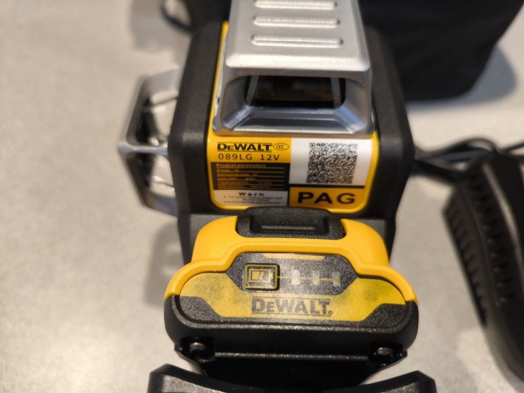 Poziomica laserowa laser krzyzowy DeWALT 360^ 12 lini zielony

Witam,