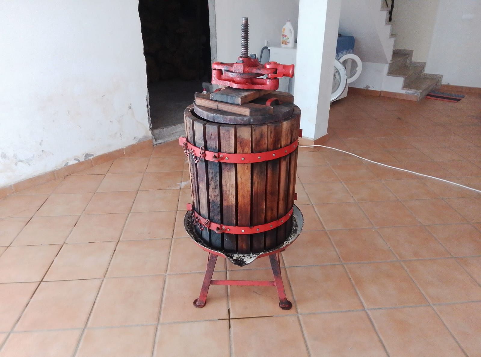 Prensa de vinho 300L