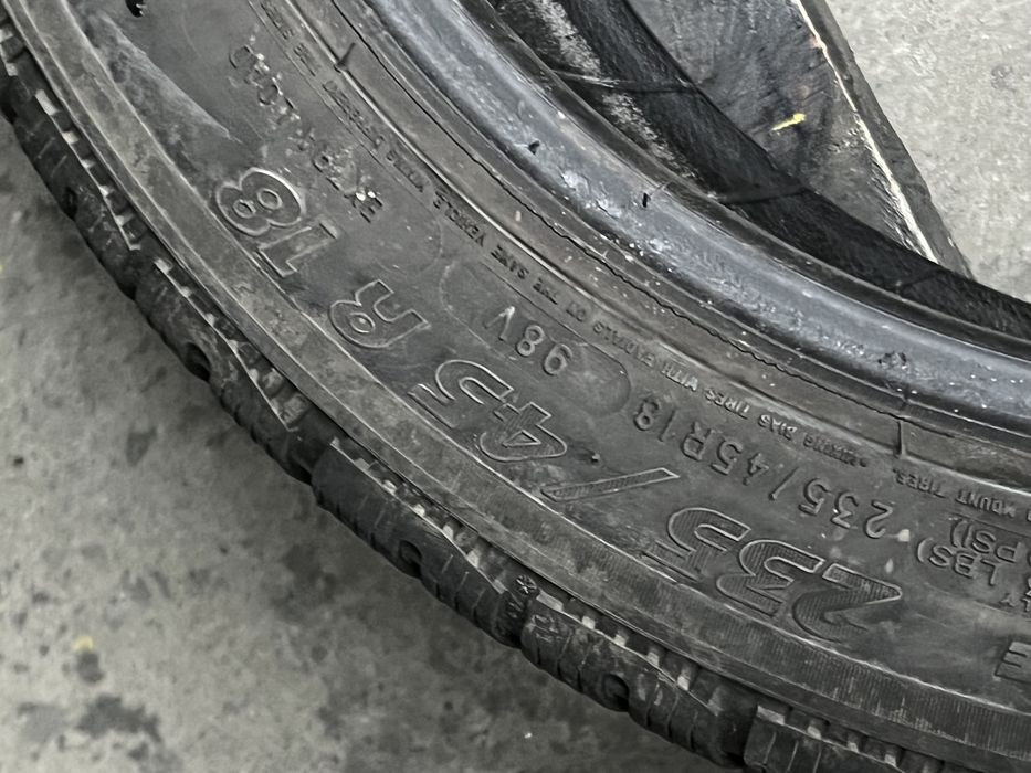 Шины зимние 2шт 235/45/R18 Michelin Alpin5