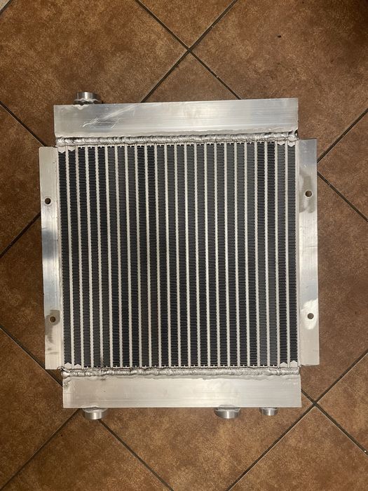 Chłodnica oleju do ładowarki gótniczej- 51x40x6 cm