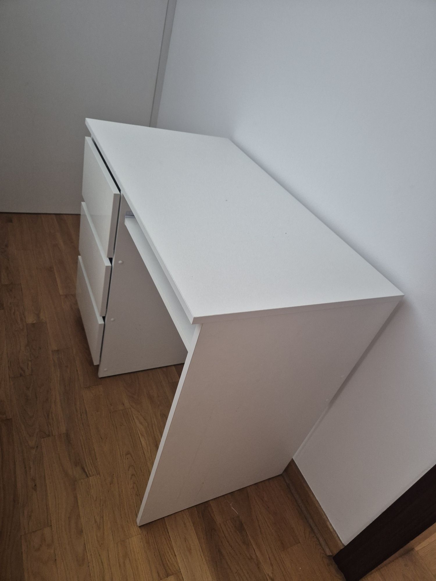 Biurko białe mat i połysk