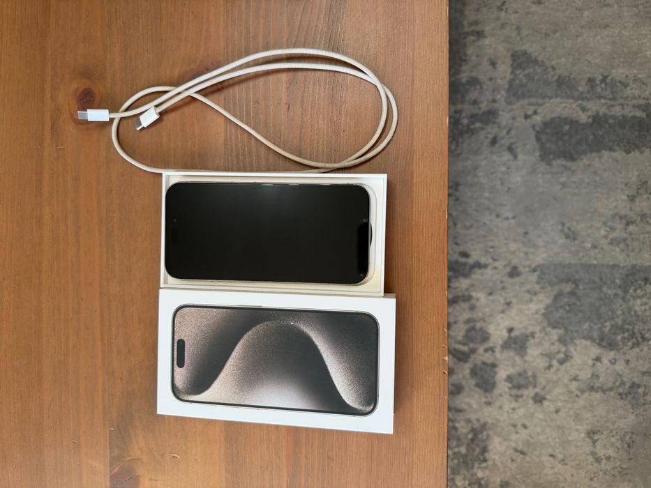 iPhone 15 pro 128 GB