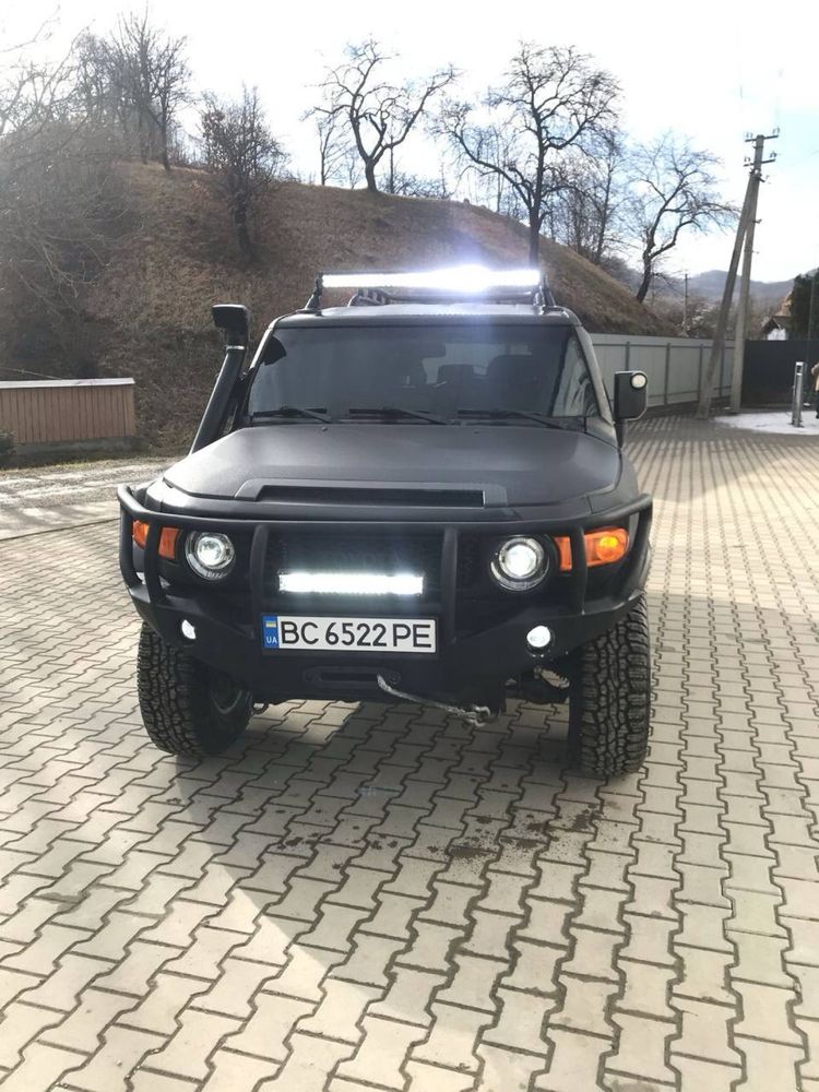 Продам Toyota FJ Cruiser