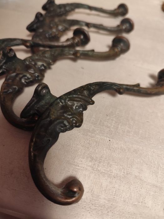 Вішаки для одягу