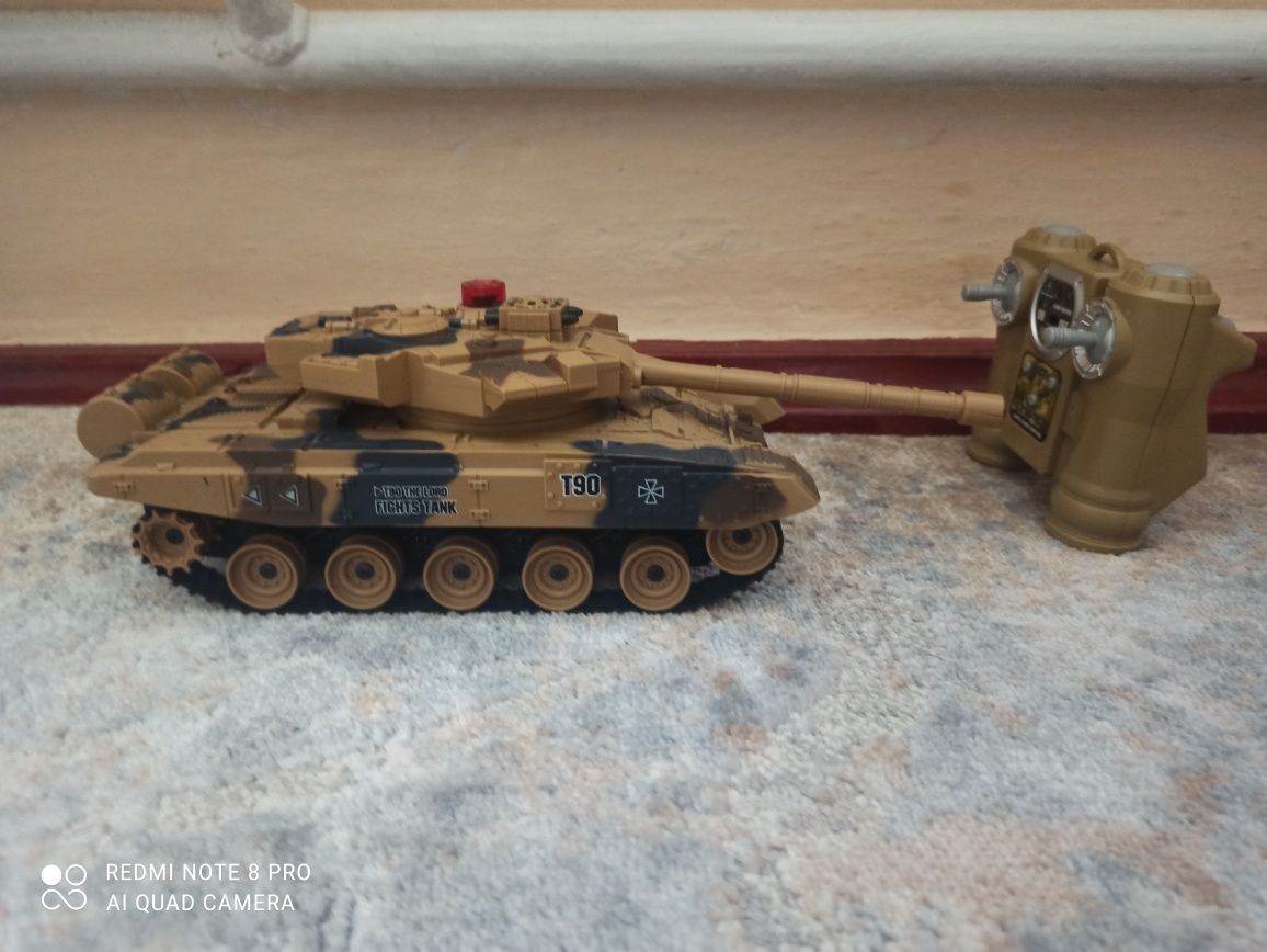 Танк на пульте Т-90