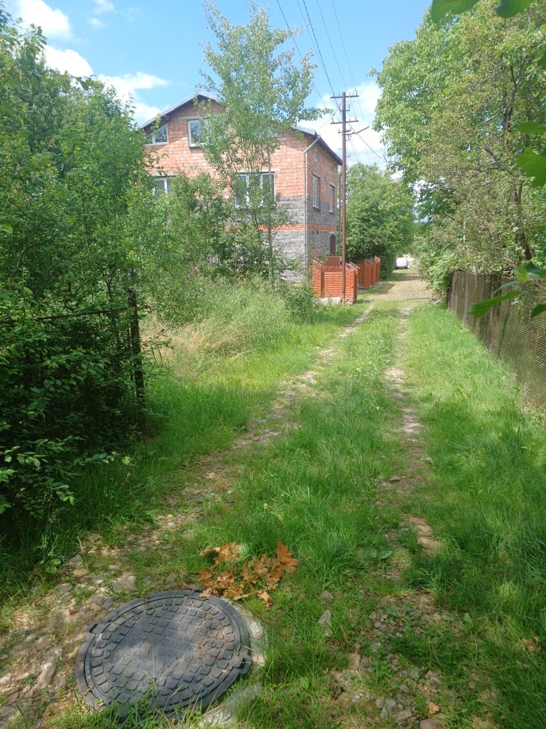 Продам терміново.1/2 частину: