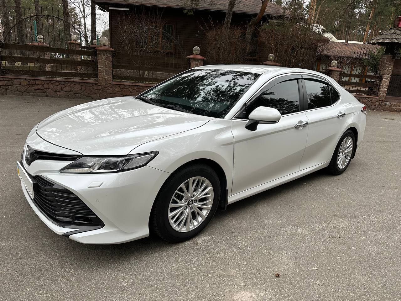 Продам Toyota Camry 70 официал