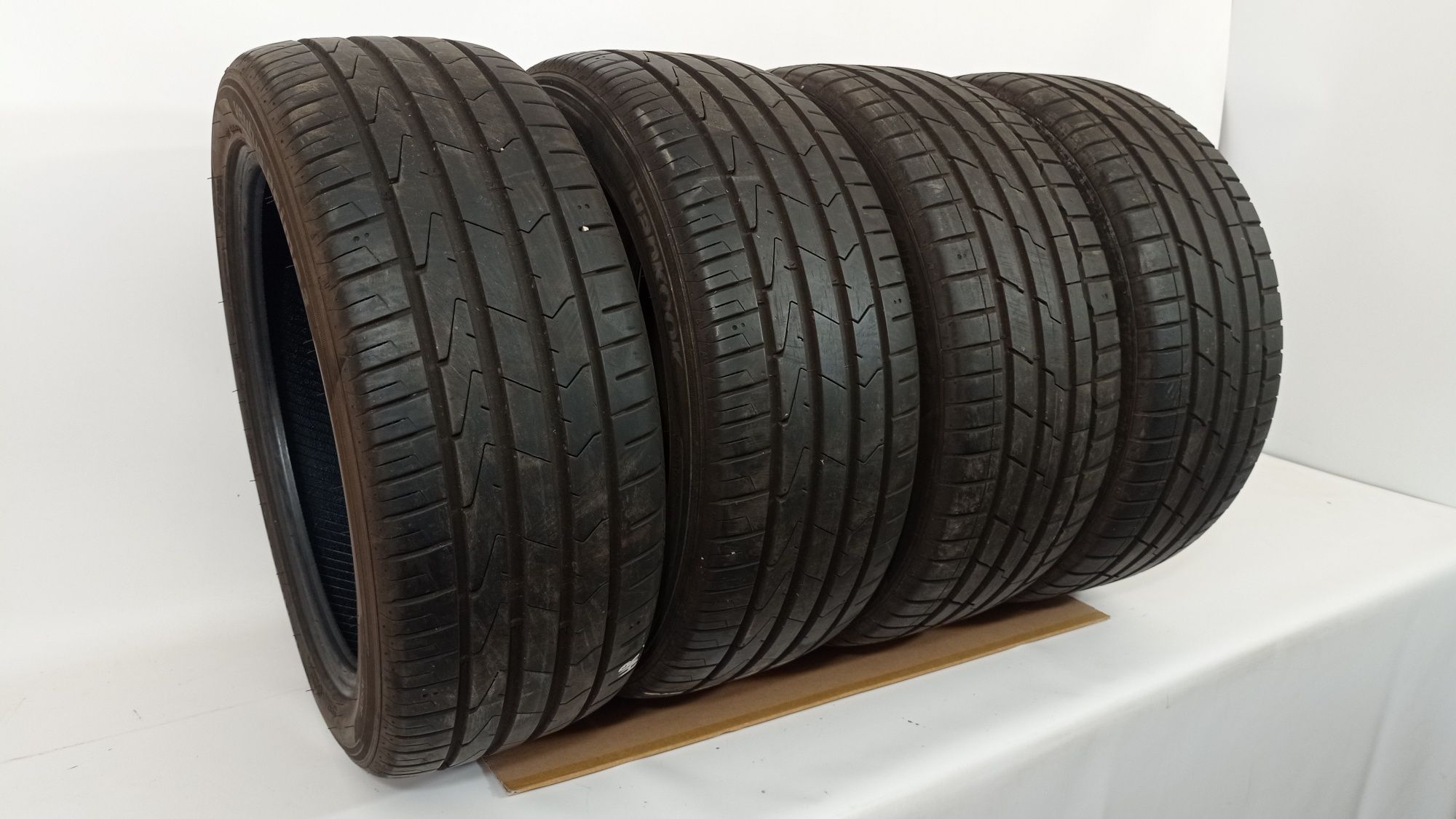 235/45 r18 lato hankook
