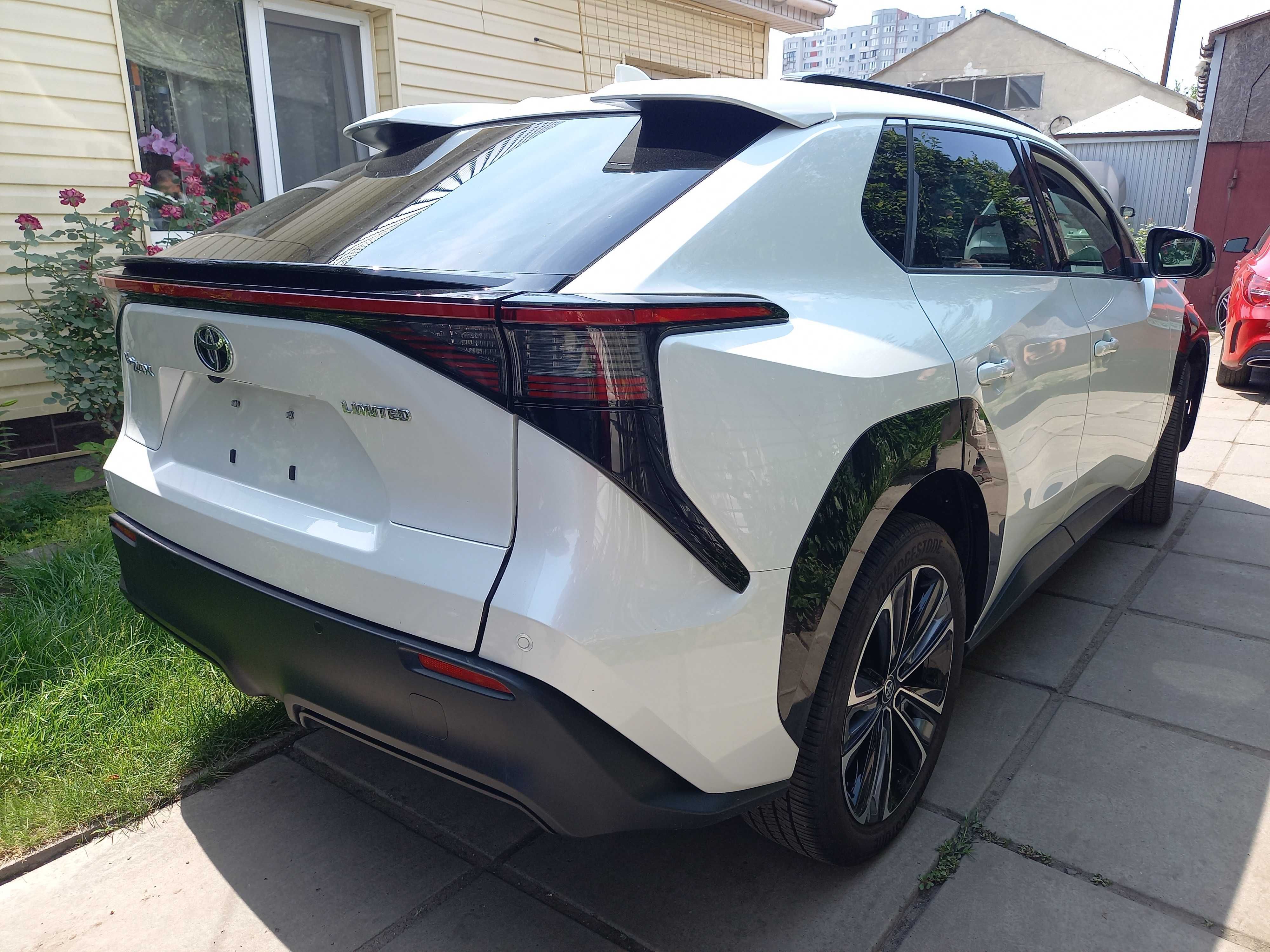 Toyota bZ4X Xle 2023 71.4 kWh (204 к.с) 5 тис пробігу!