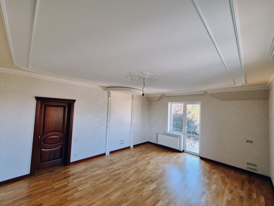 Новий окремий двоповерховий будинок з якісним ремонтом Центр р-н Подол