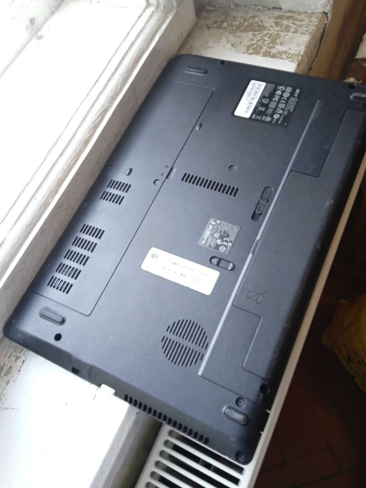 Acer Aspire 5733Z-P624G50Mnkk Pentium P6100/ DDR3 4 ГБ / HDD 500 ГБ