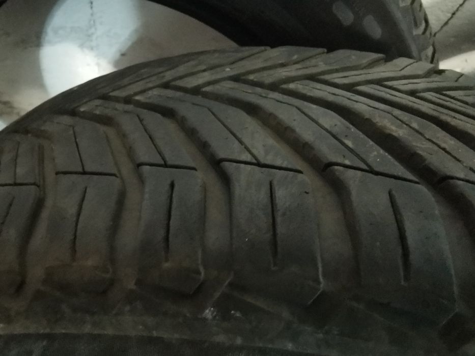 Opony wielosezonowe 215/55/R17 Michelin CrossClimate 2