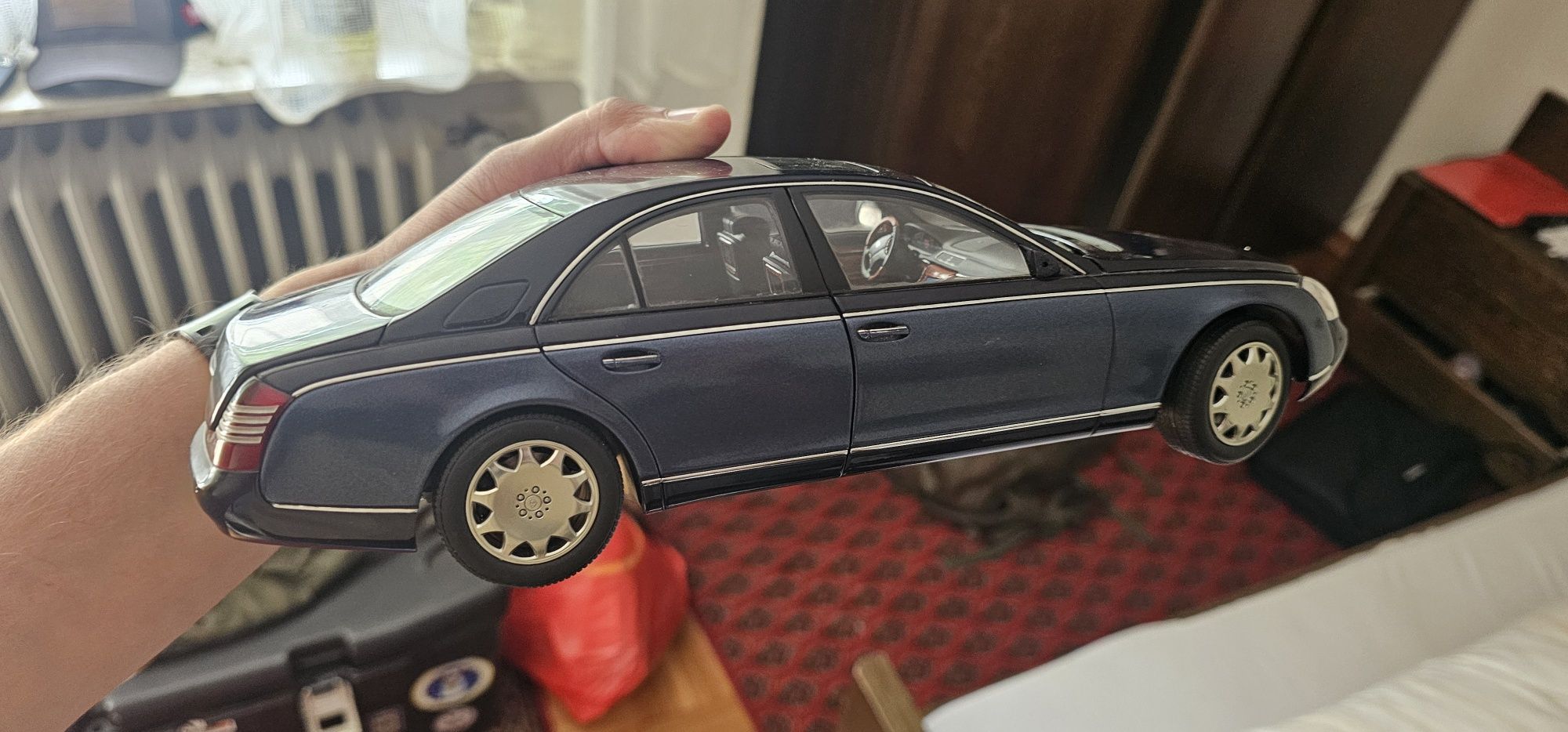 Maybach autoart 1:18