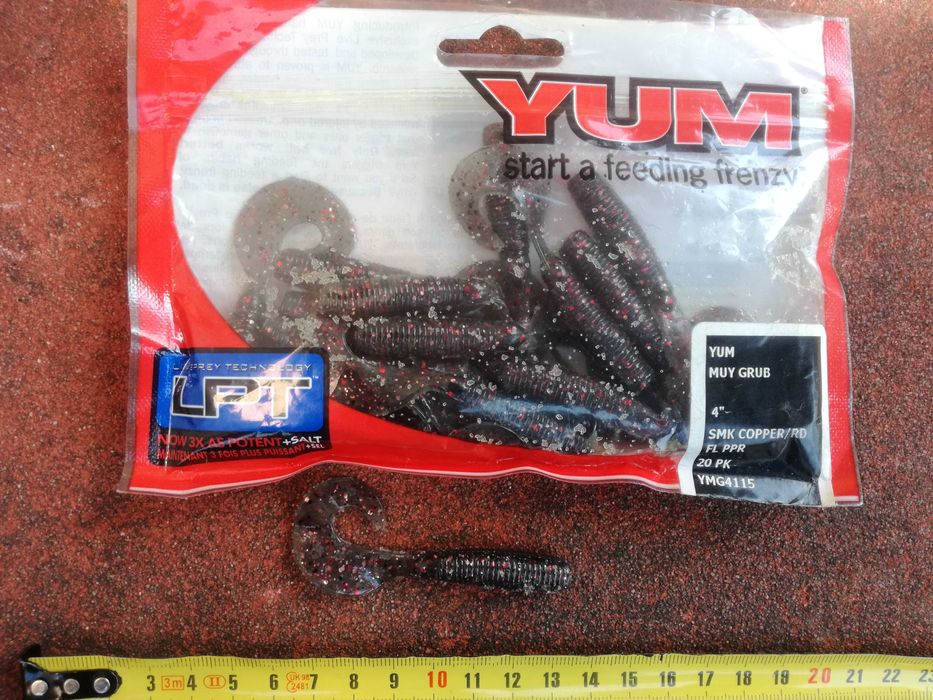 gumy Twistery z USA Yum Muy Grub, 4, cooper/rd. 19szt