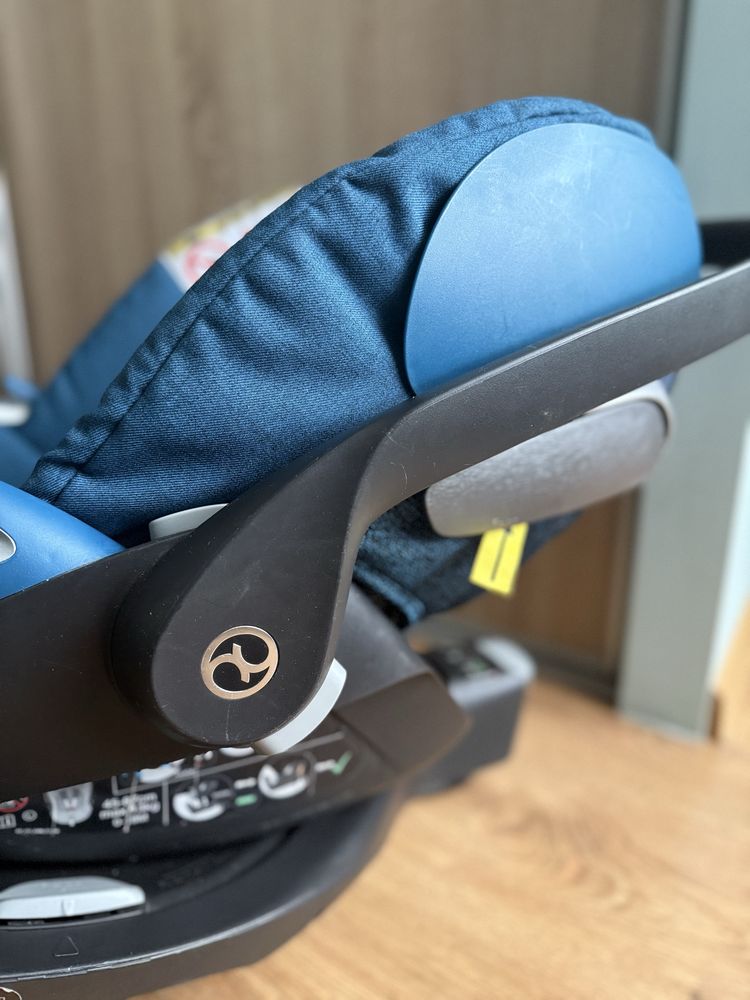 Fotelik Cybex Cloud Z i-Size Platinum z bazą obrotową