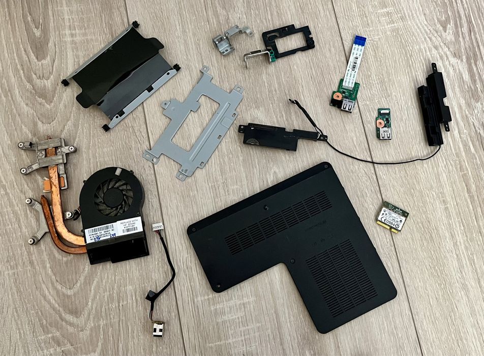 Сервісна кришка, динаміки, wifi модуль ноутбука HP Pavillion DV6-3110e