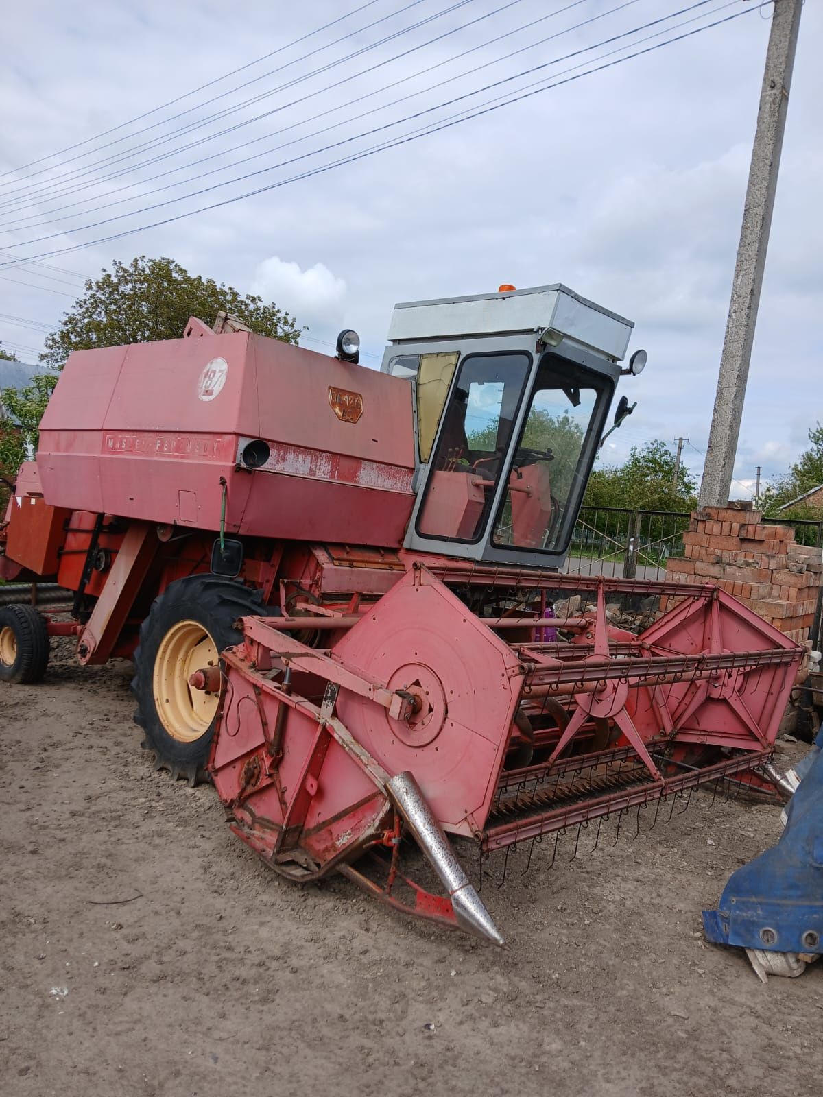 Комбайн massey 187