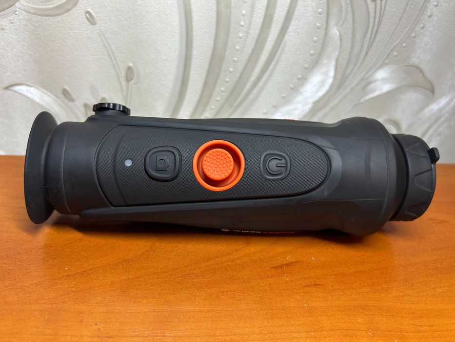 Тепловізор ThermEye Cyclops 335 Pro VOx 384x288\≤25мК\35мм\1800м