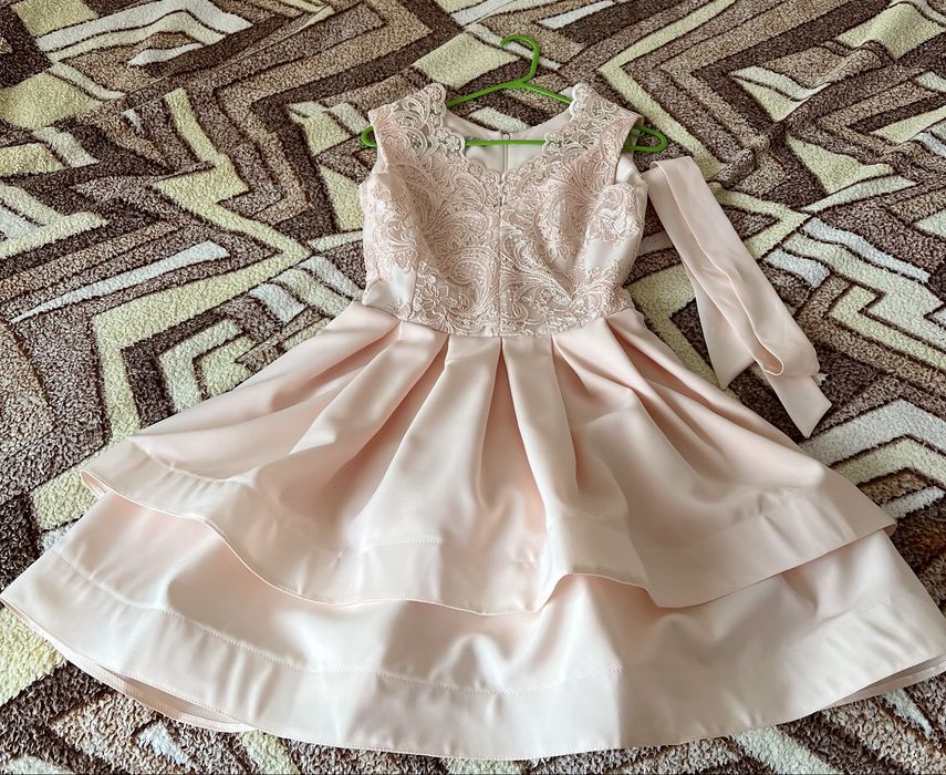 Пудрове нарядне плаття