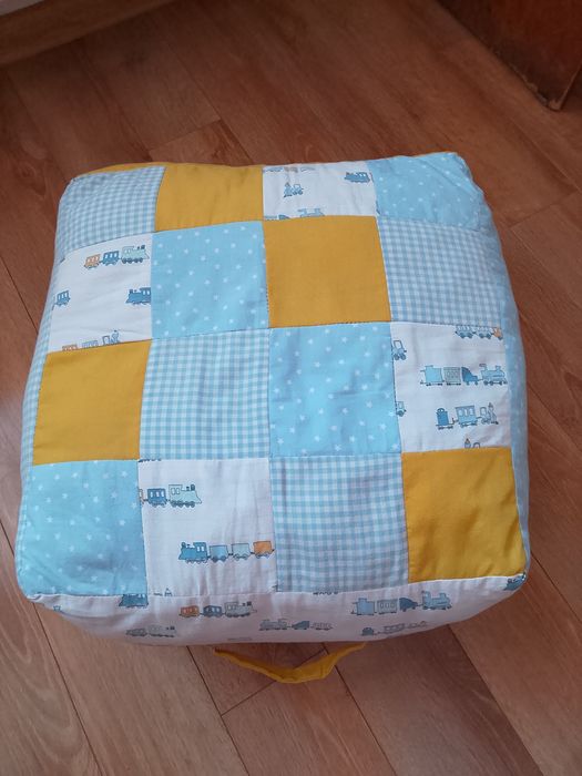 Siedzisko dziecięce w pociągi pufa