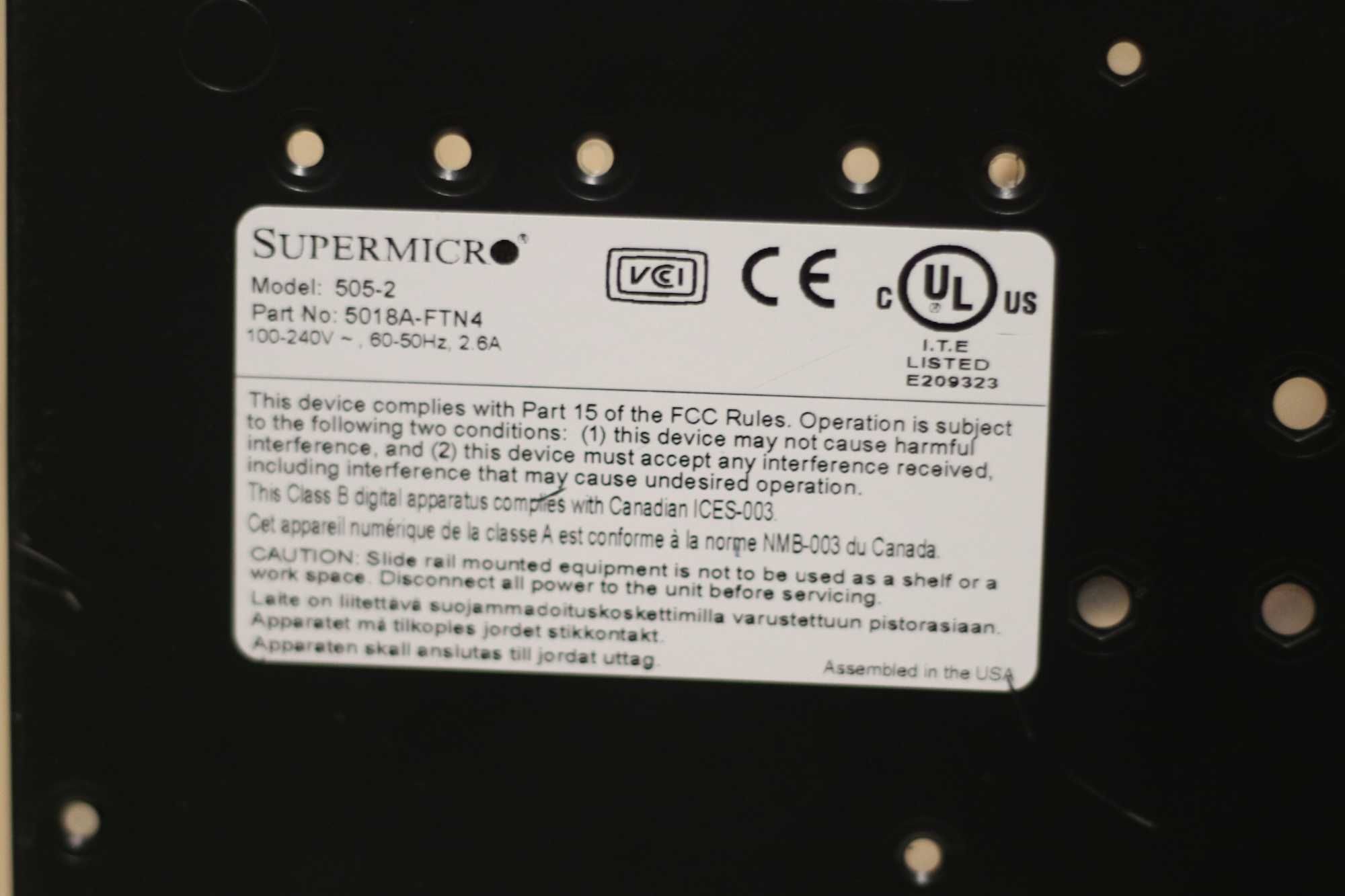 Servidor Supermicro A1SRI-2758F