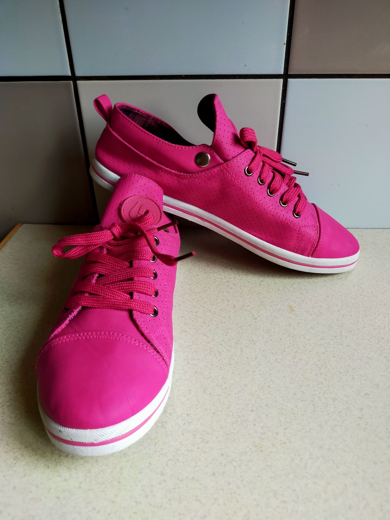 Buty sportowe trampki DiŁ 40/25 cm