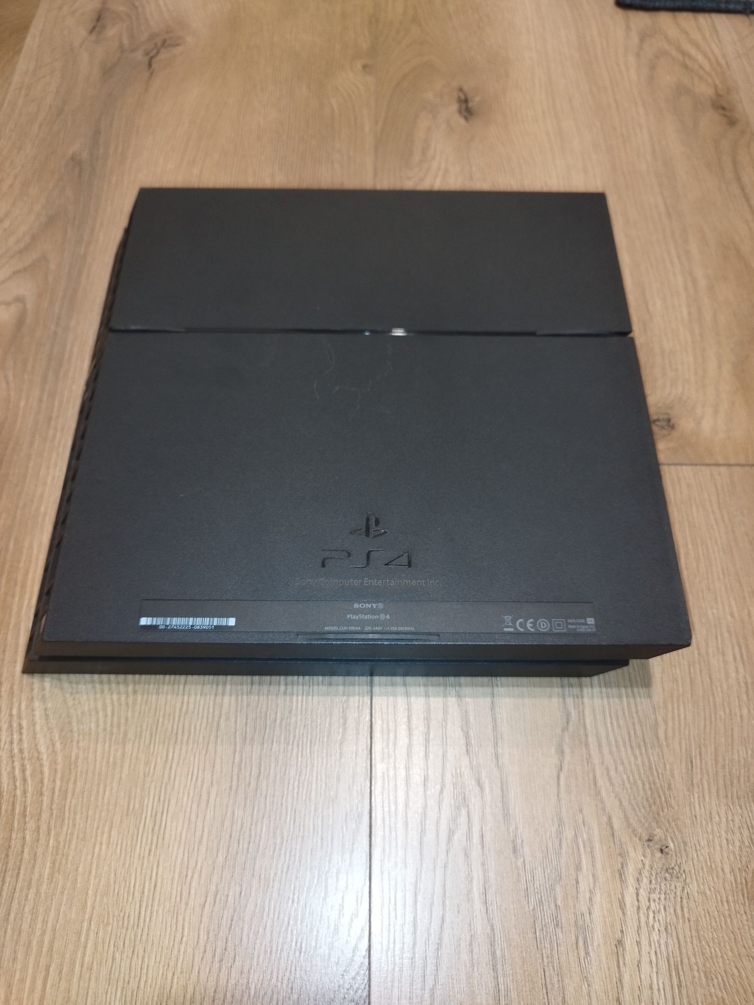 Sony PlayStation 4 i dwa pady i dysk przenośny na 500 gb
