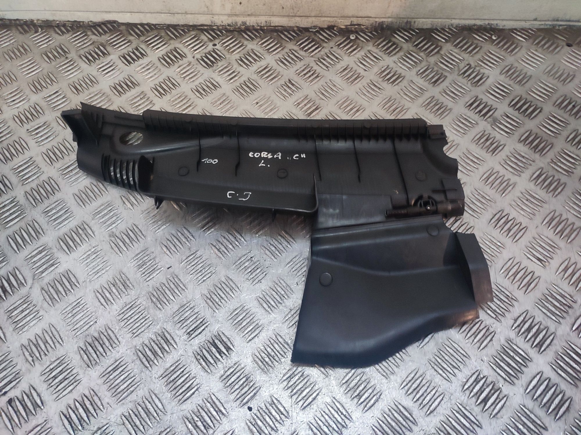 Opel Corsa C podszybie lewe