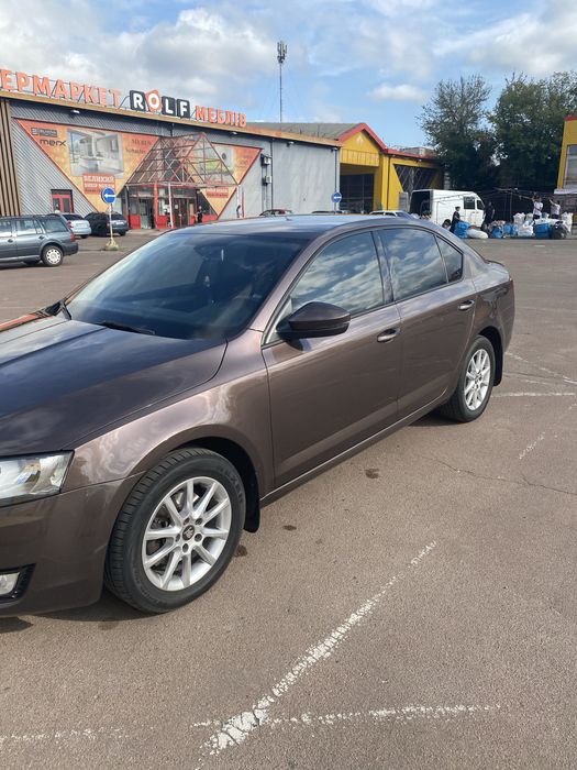 Продаж власного авто Skoda A7 (ліфтбек) 2013 року 1.4