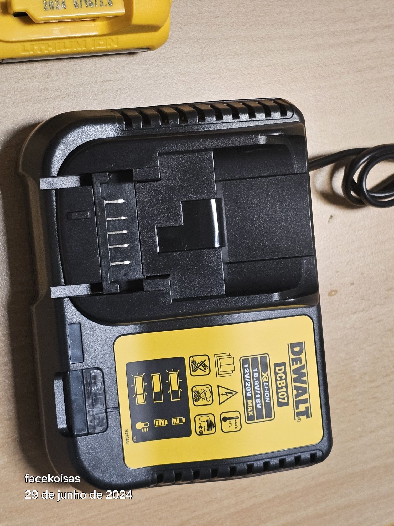Nivel laser Dewalt 12 linhas