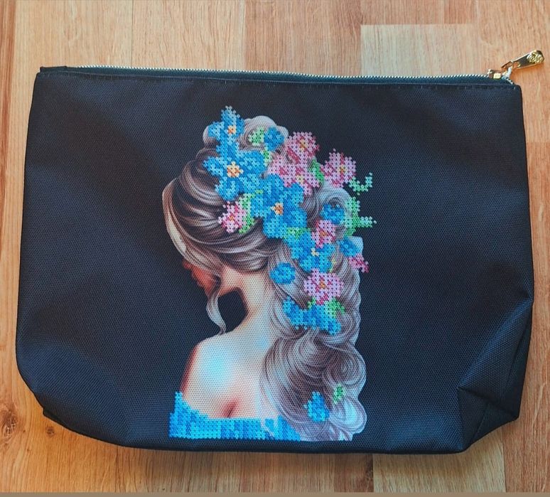 Kosmetyczka bardzo ładna