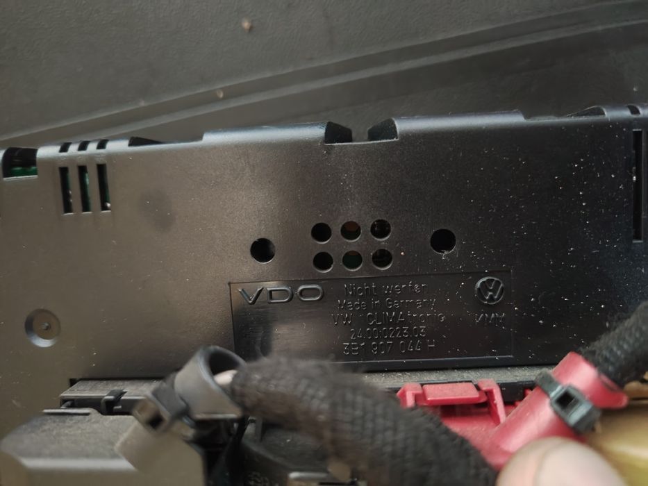 Radio fis wyświetl klimatronik volkswagen passat B5 fl lift