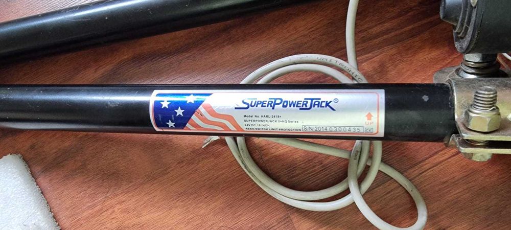 Siłowniki do bramy , skrzynka elektryczna piloty x 2  - plus basen !