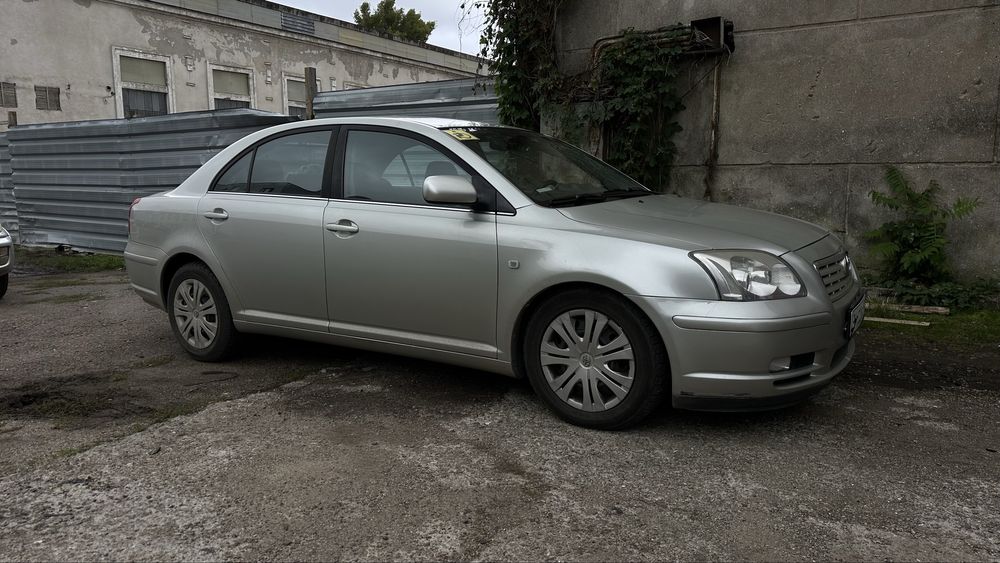 Продам toyota avensis