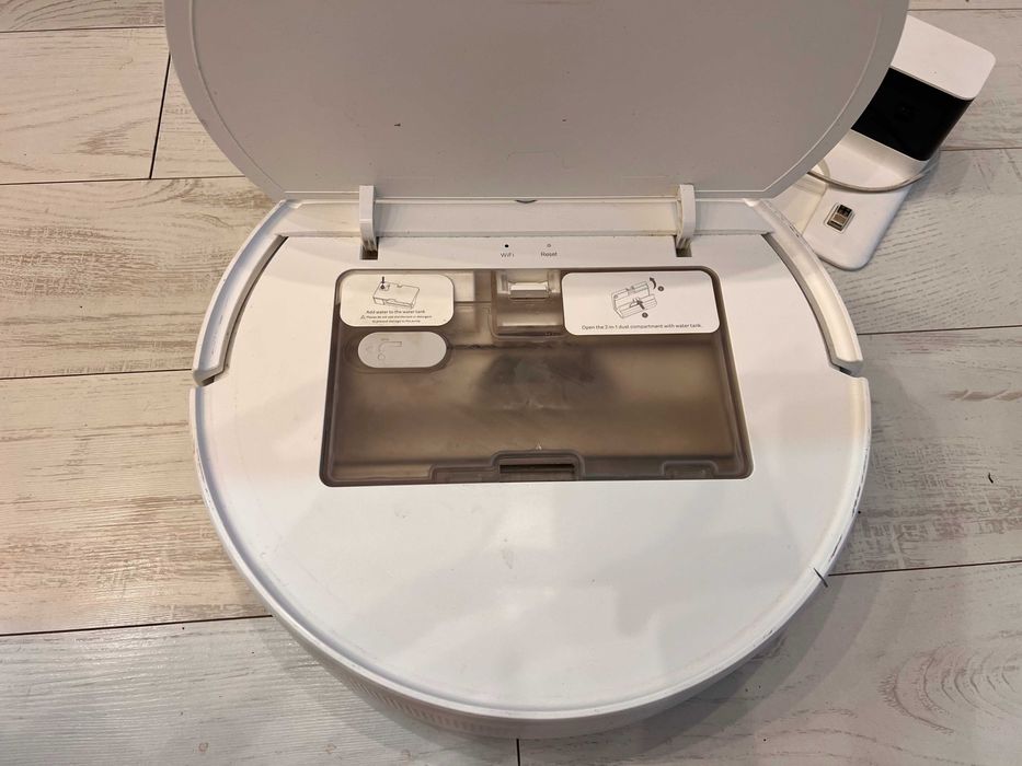 Продам робот-пилосос Xiaomi Mi Robot Vacuum-Mop Essential (MJSTG1)
