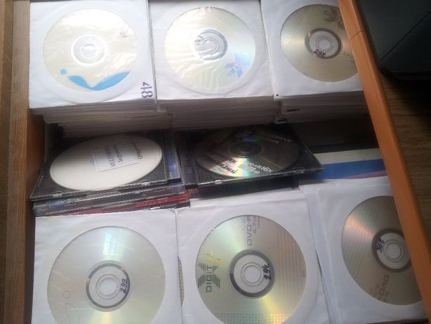 Продам колекцію більше 300 шт. CD / DVD дисків.