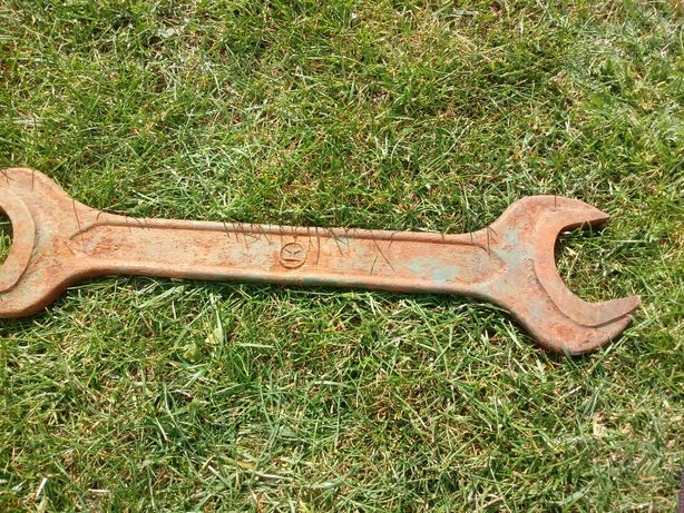 Stary nieużywany klucz płaski 46-50