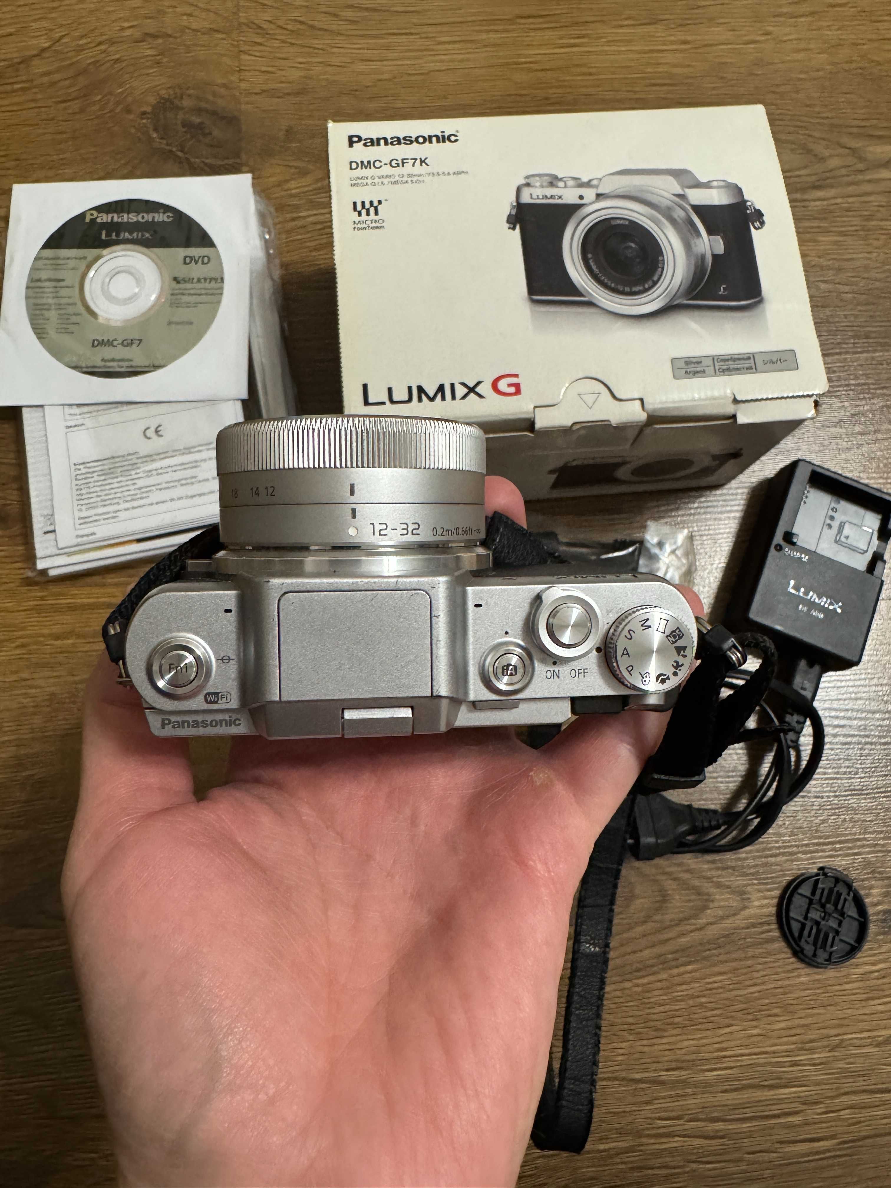 Бездзеркальний фотоапарат Panasonic Lumix DMC-GF7 kit (12-32mm)