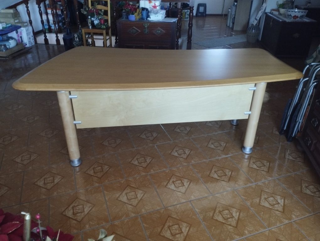 Secretaria em madeira