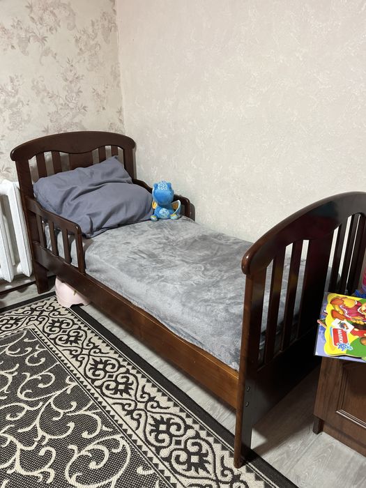 Ліжко підліткове натуральне дерево + бу матрац