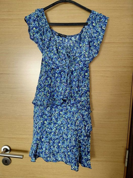 Vestido floral ZARA