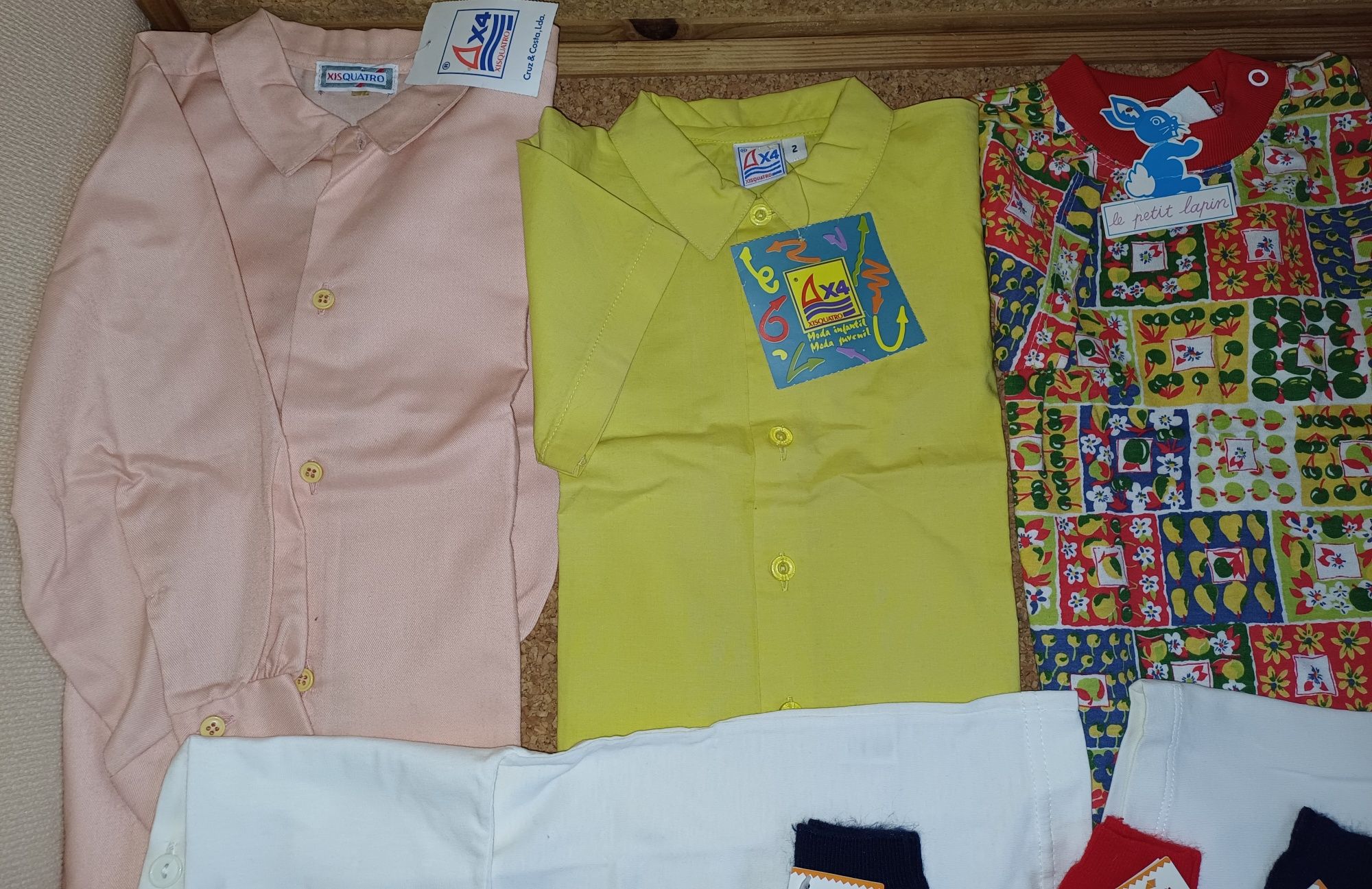 Conjunto de roupa de bebé/criança. Tamanho 2/3 anos. 
Nova com etiquet