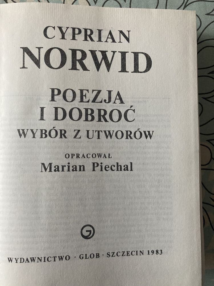 Sprzedam ksiazke poezja i dobroc