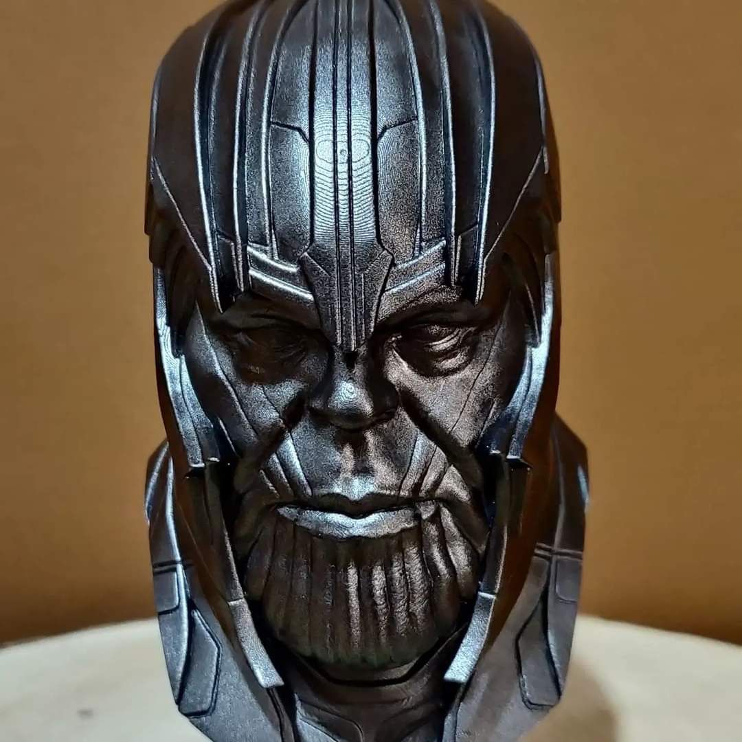 Busto  do Thanos