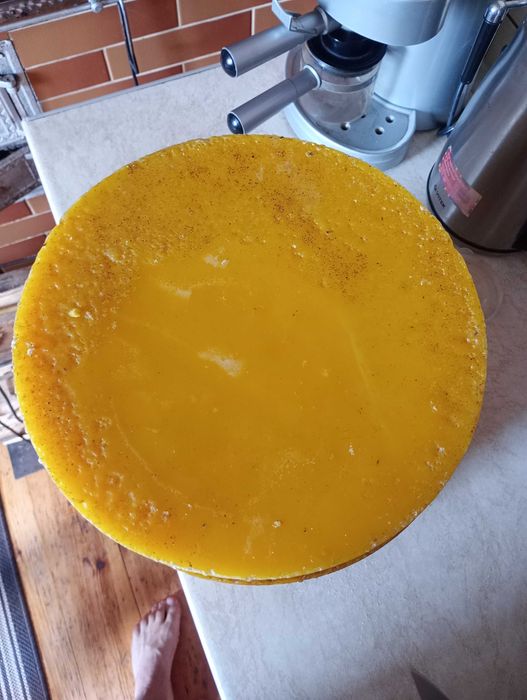 Продам віск з власної пасіки