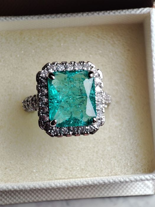 Nowy srebrny pierścionek z turmalinem