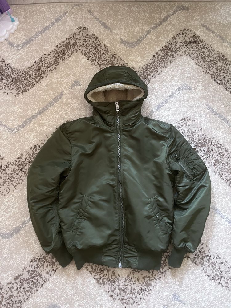 Бомбер аляска alpha industries M