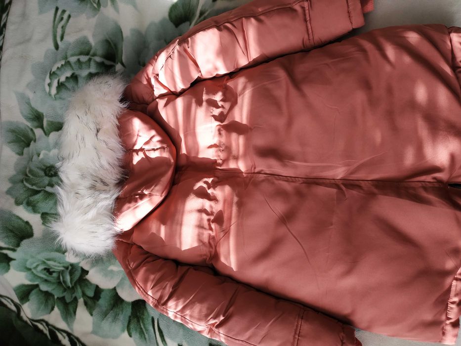 Теплая зимняя куртка на девочку 11-13 лет