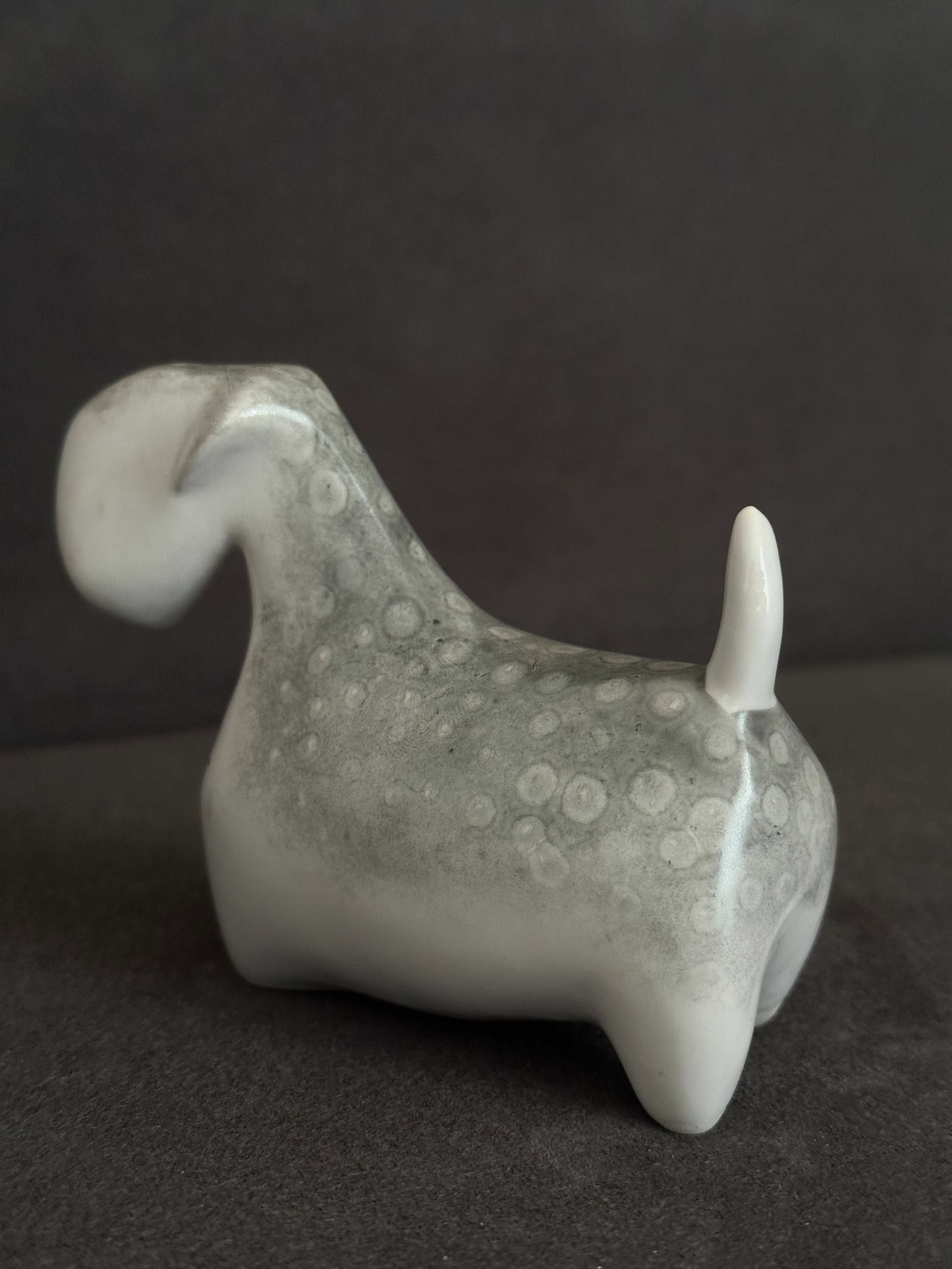 Porcelanowa figurka Sealyham Terrier - Ćmielów 1950/60