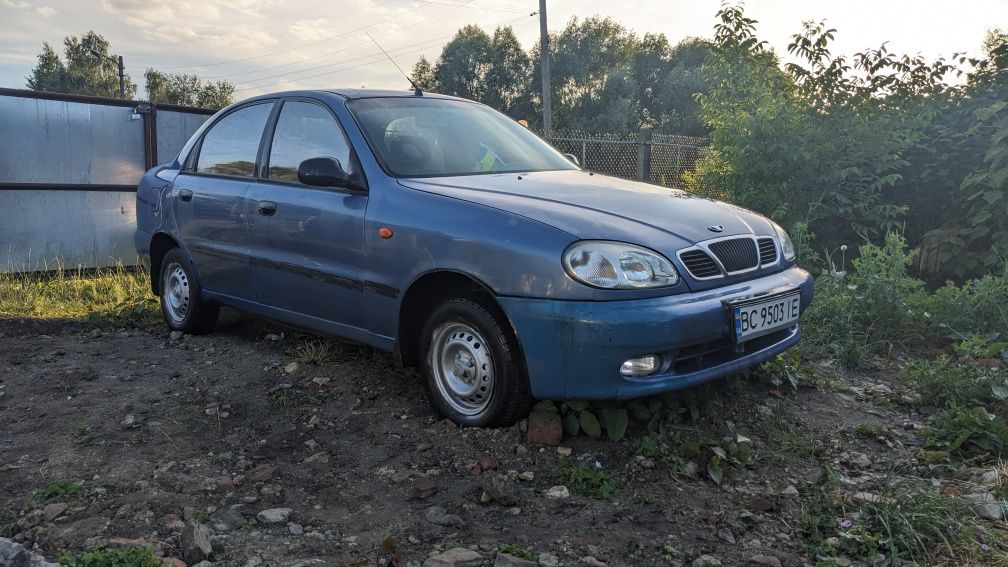 Автомобіль Daewoo Sens